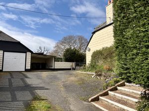 Driveway, Garage & Carport- click for photo gallery